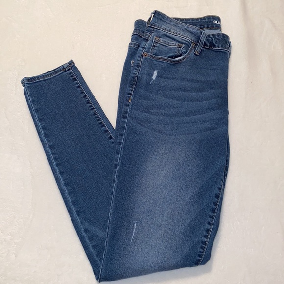 Old Navy Rockstar Skinny Jeans - Picture 2 of 5
